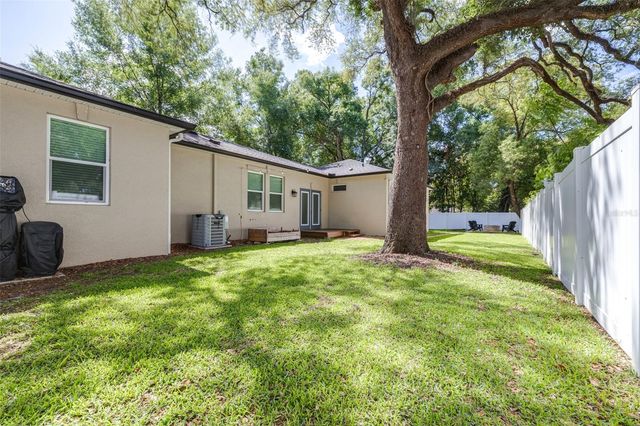 1505 E NORTH BAY STREET, Tampa, FL 33610