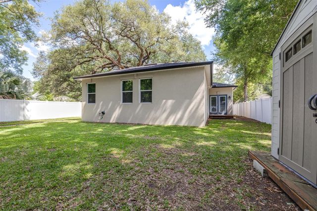 1505 E NORTH BAY STREET, Tampa, FL 33610