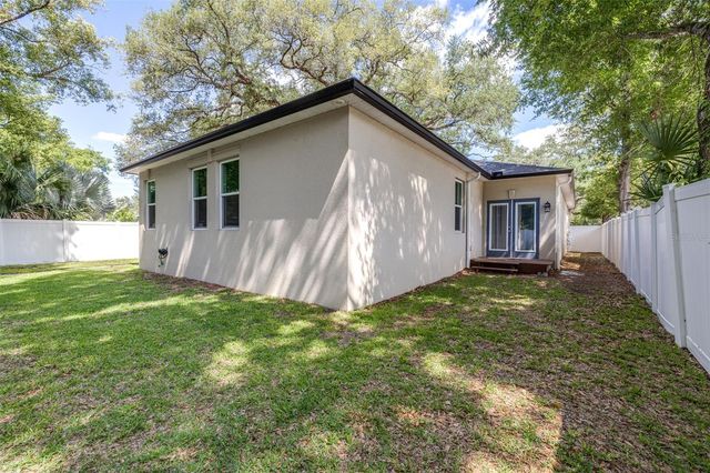 1505 E NORTH BAY STREET, Tampa, FL 33610