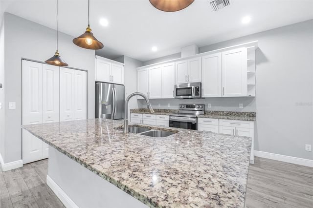 1505 E NORTH BAY STREET, Tampa, FL 33610