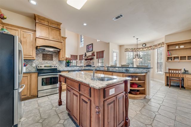 625 County Road 1134, Lone Oak, TX 75453