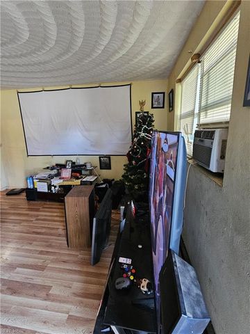 2017 Pond LN, Chesapeake, VA 23324