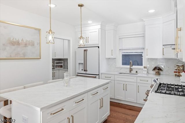 16 Cedar Pl, Hawthorne Boro, NJ 07506