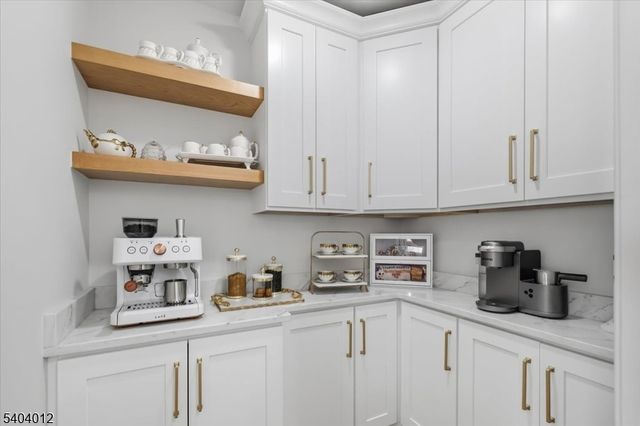 16 Cedar Pl, Hawthorne Boro, NJ 07506