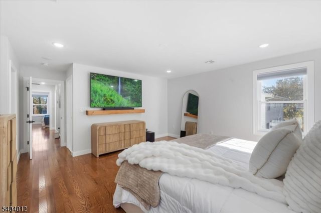 16 Cedar Pl, Hawthorne Boro, NJ 07506