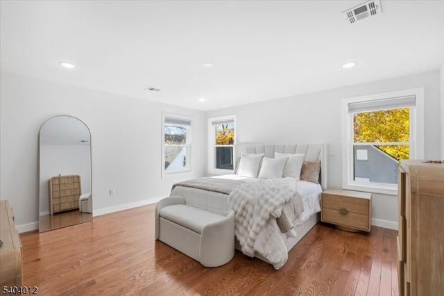 16 Cedar Pl, Hawthorne Boro, NJ 07506