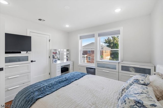 16 Cedar Pl, Hawthorne Boro, NJ 07506