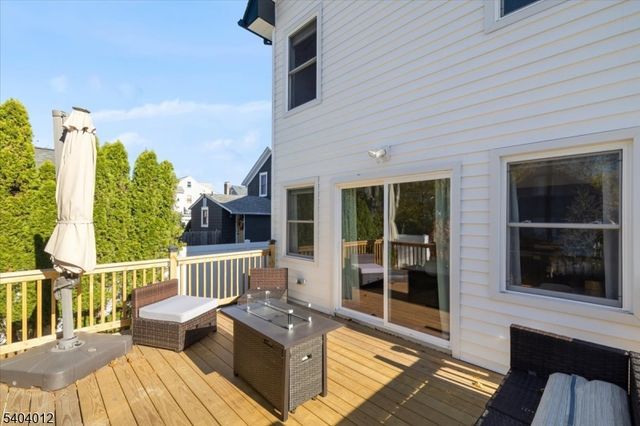 16 Cedar Pl, Hawthorne Boro, NJ 07506