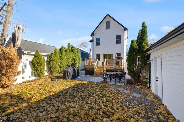 16 Cedar Pl, Hawthorne Boro, NJ 07506