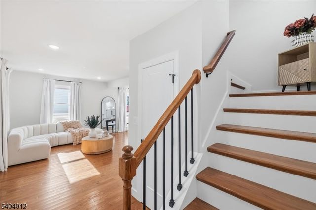 16 Cedar Pl, Hawthorne Boro, NJ 07506