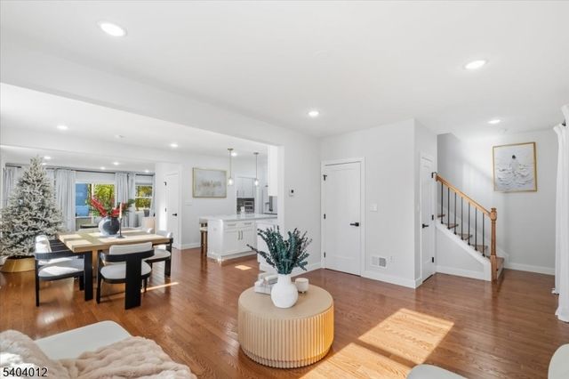 16 Cedar Pl, Hawthorne Boro, NJ 07506