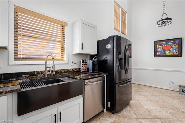 1884 Stonewood Drive, Winston-salem, NC 27103