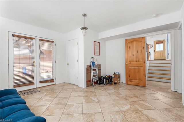 1884 Stonewood Drive, Winston-salem, NC 27103