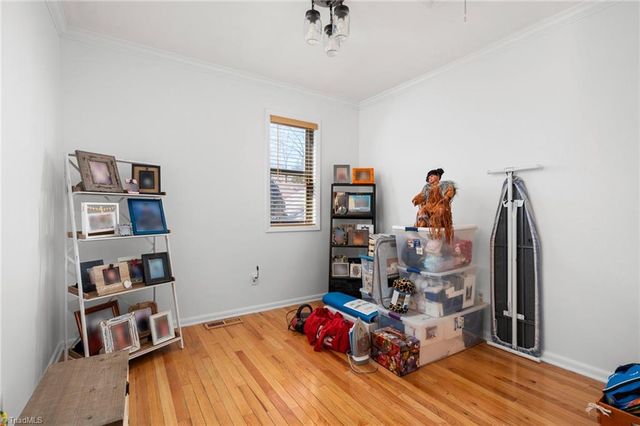 1884 Stonewood Drive, Winston-salem, NC 27103