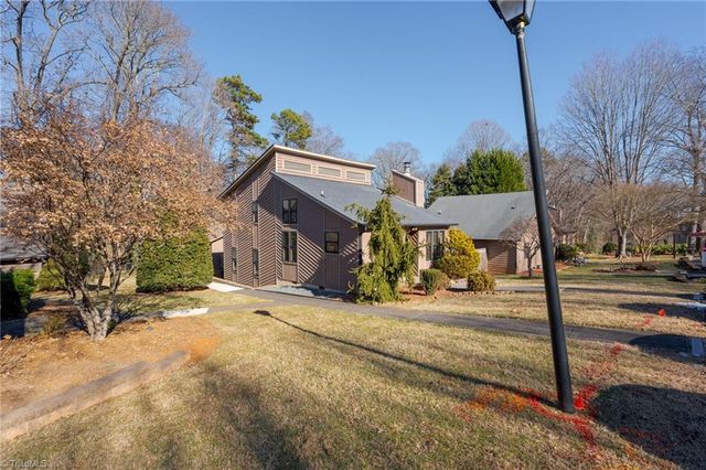 1884 Stonewood Drive, Winston-salem, NC 27103