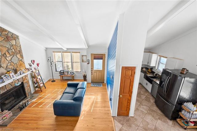 1884 Stonewood Drive, Winston-salem, NC 27103