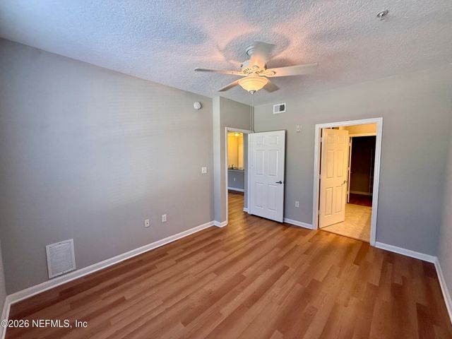 8539 GATE Parkway W 9239, Jacksonville, FL 32216