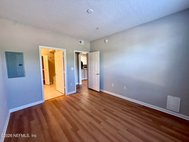 8539 GATE Parkway W 9239, Jacksonville, FL 32216