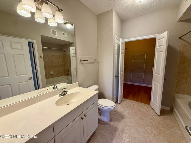 8539 GATE Parkway W 9239, Jacksonville, FL 32216
