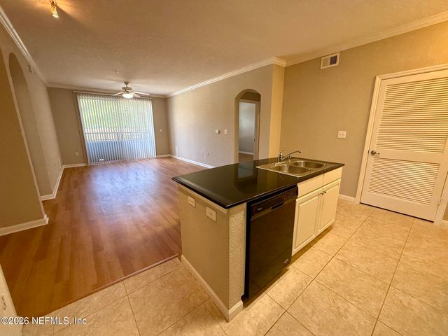 8539 GATE Parkway W 9239, Jacksonville, FL 32216