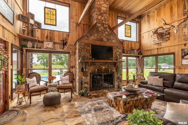 1717 MARION Street, Carterville, IL 62918