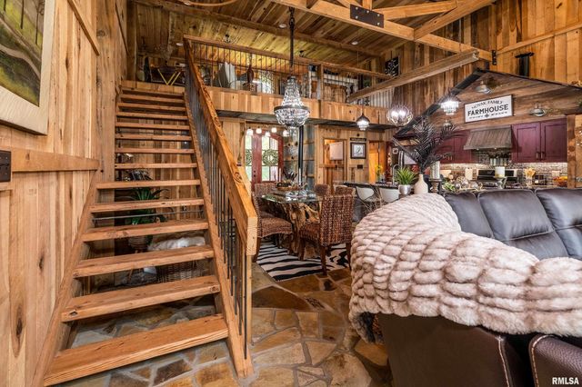 1717 MARION Street, Carterville, IL 62918