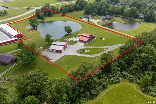 1717 MARION Street, Carterville, IL 62918