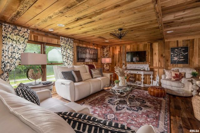 1717 MARION Street, Carterville, IL 62918