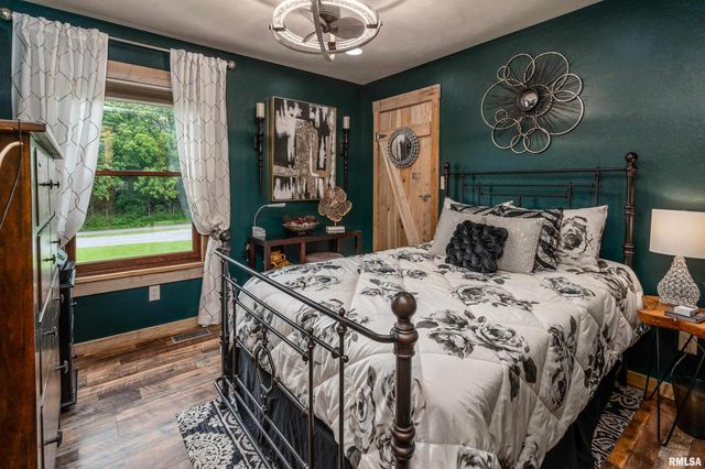 1717 MARION Street, Carterville, IL 62918