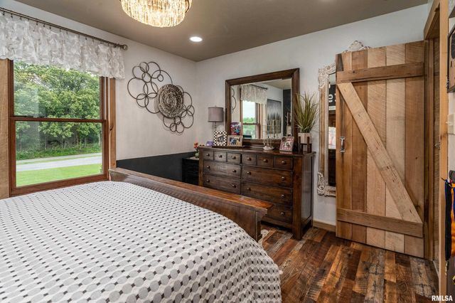 1717 MARION Street, Carterville, IL 62918