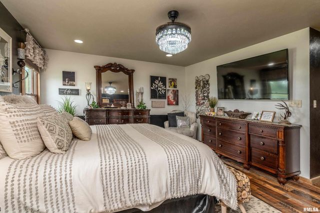 1717 MARION Street, Carterville, IL 62918