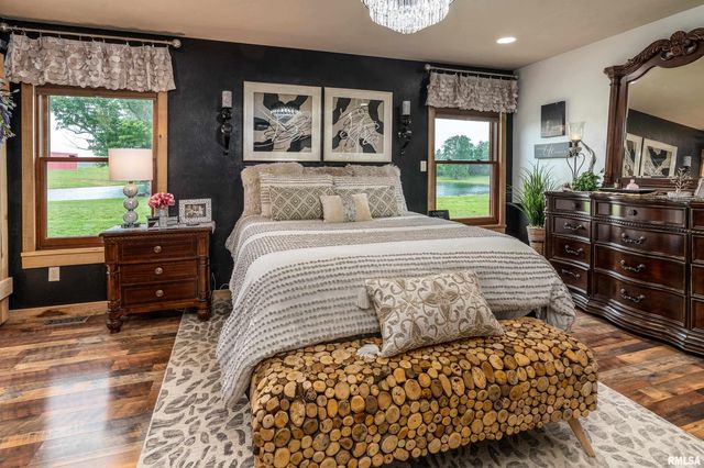 1717 MARION Street, Carterville, IL 62918