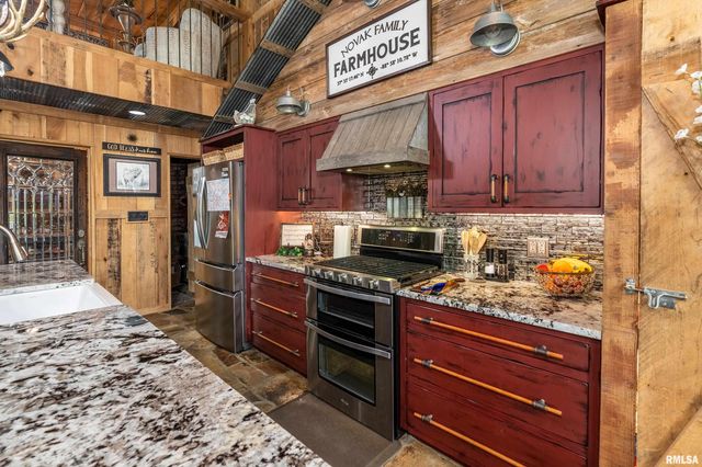 1717 MARION Street, Carterville, IL 62918