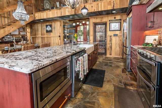 1717 MARION Street, Carterville, IL 62918