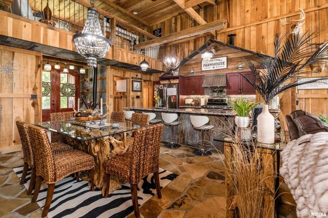 1717 MARION Street, Carterville, IL 62918