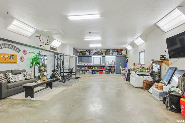 1717 MARION Street, Carterville, IL 62918