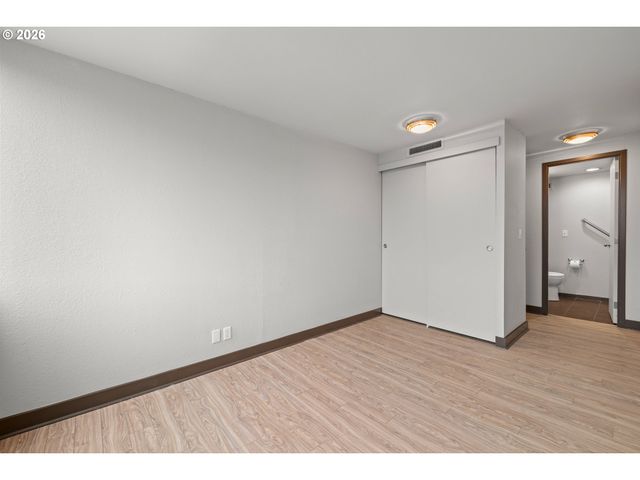 255 Sw HARRISON St 20D, Portland, OR 97201