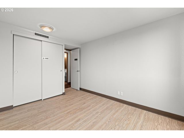 255 Sw HARRISON St 20D, Portland, OR 97201