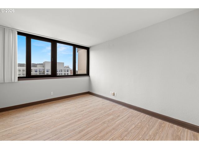255 Sw HARRISON St 20D, Portland, OR 97201