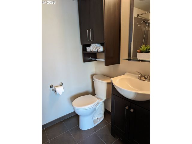 255 Sw HARRISON St 20D, Portland, OR 97201