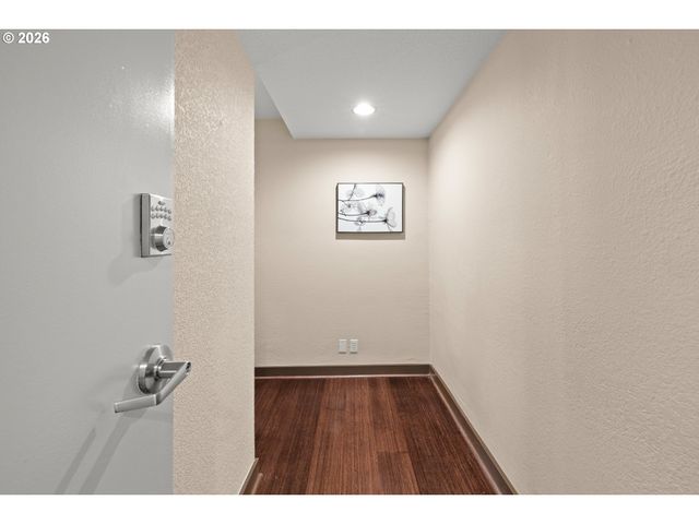 255 Sw HARRISON St 20D, Portland, OR 97201