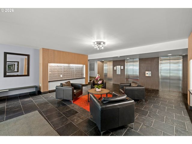 255 Sw HARRISON St 20D, Portland, OR 97201