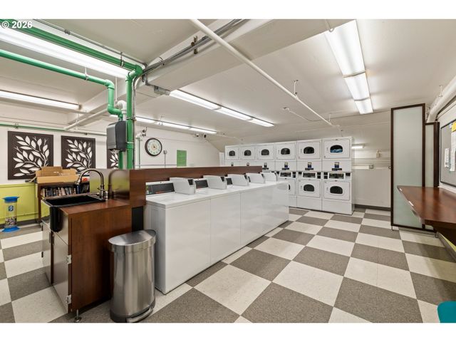 255 Sw HARRISON St 20D, Portland, OR 97201