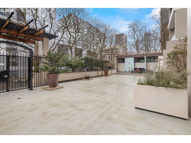 255 Sw HARRISON St 20D, Portland, OR 97201