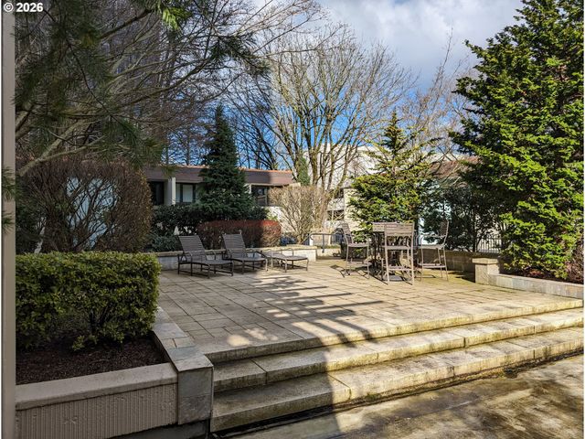 255 Sw HARRISON St 20D, Portland, OR 97201