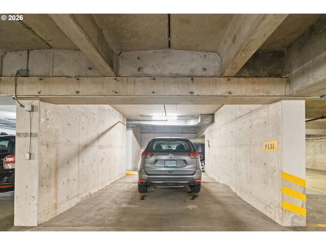 255 Sw HARRISON St 20D, Portland, OR 97201