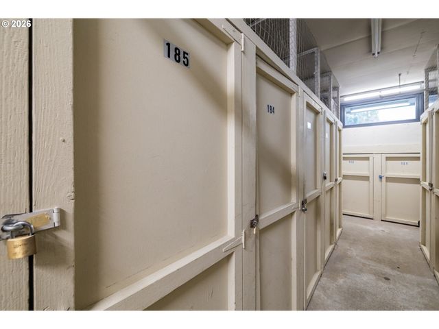 255 Sw HARRISON St 20D, Portland, OR 97201