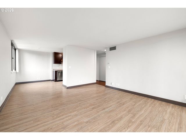 255 Sw HARRISON St 20D, Portland, OR 97201
