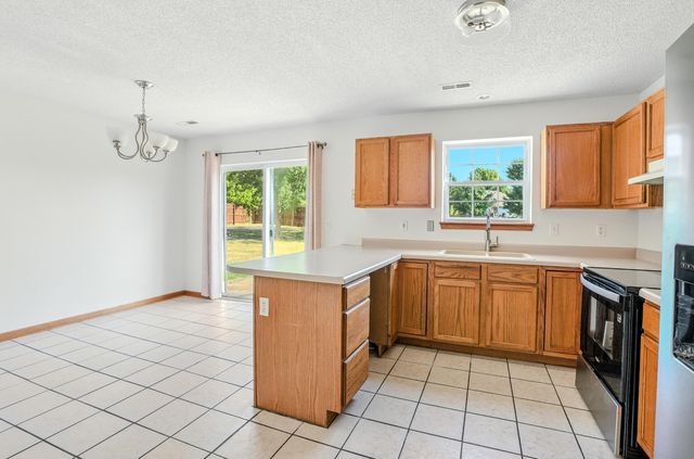 1409 MAN O WAR DR, Columbia, MO 65202