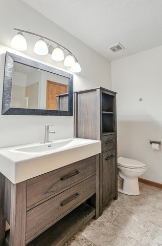 1409 MAN O WAR DR, Columbia, MO 65202